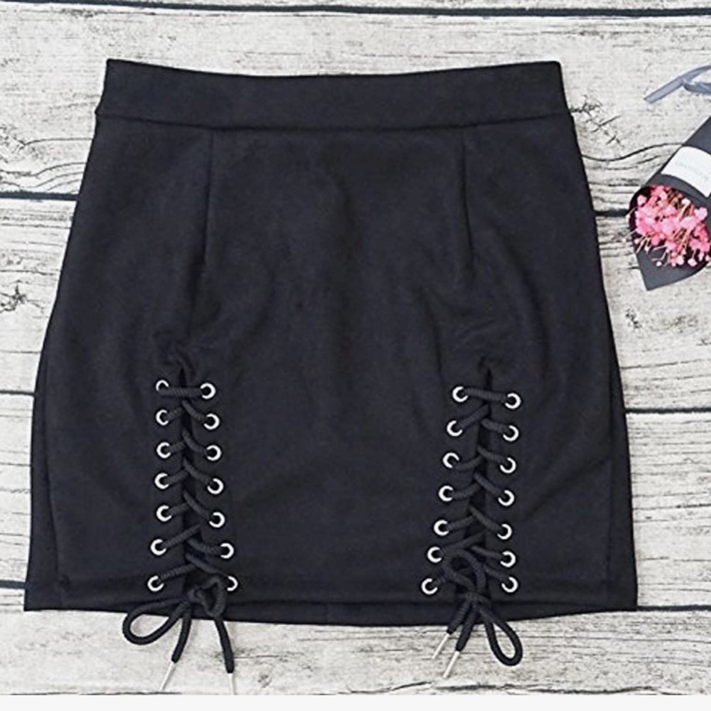 Stretchy black mini skirt, size M